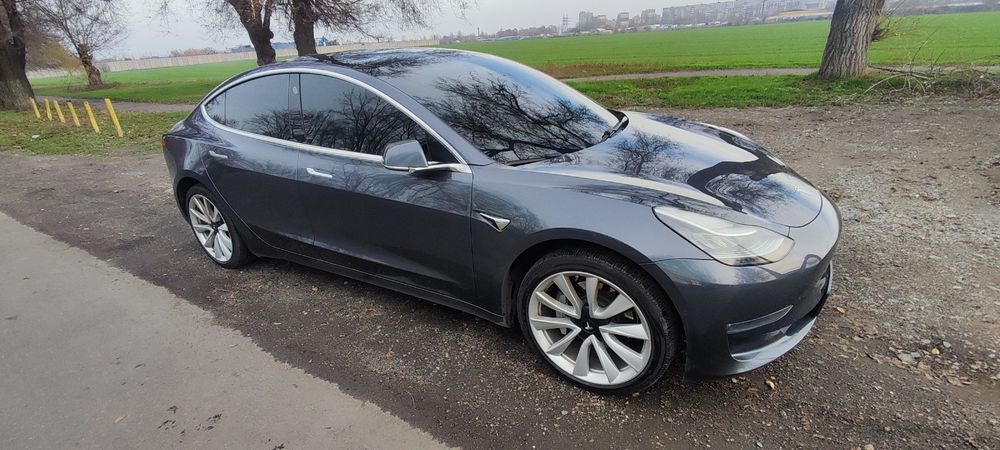 Tesla model 3 2019