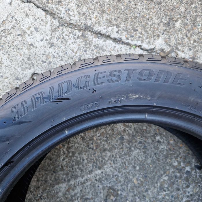 Зимові шини, резина 235 55 R19 Bridgestone (Бріджестон) 4шт.
