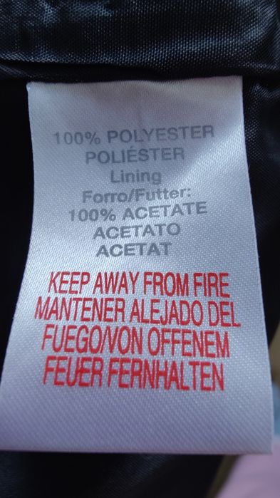 Сріблястий блейзер із паєтками від бренду River Island