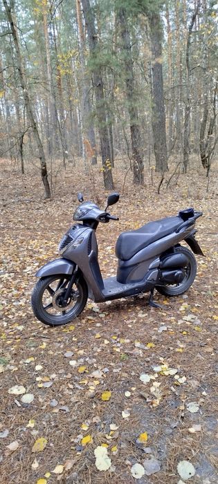 Продам скутер Хонда SH 125
