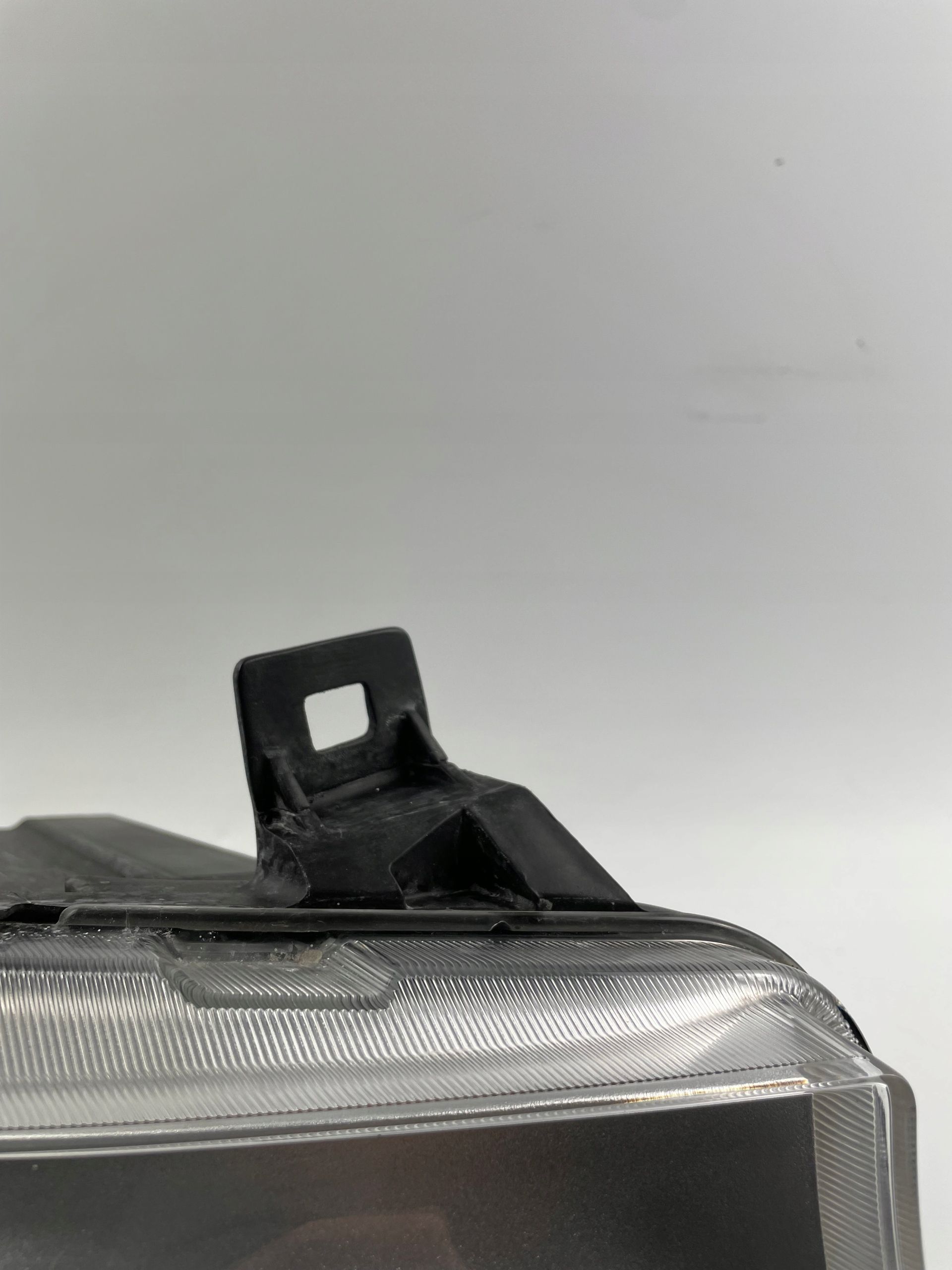 Lampa przednia prawa Mercedes SPRINTER W907 W910