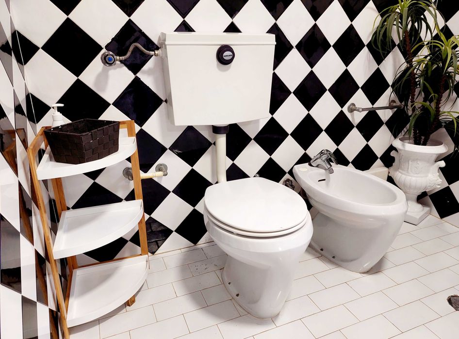 Louças sanitárias, Espelhos, Lavatórios, Esquentador e mais