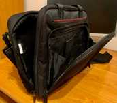 TORBA na Laptop, ODTWARZACZ DVD 30x26x6 cm, dwukomorowa pasek na ramie