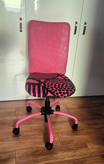 Krzeslo obrotowe IKEA różowe