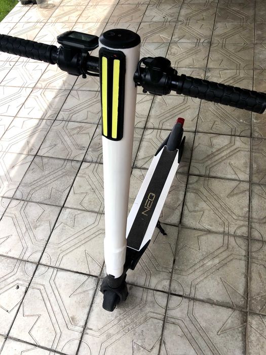 Електросамокат neo