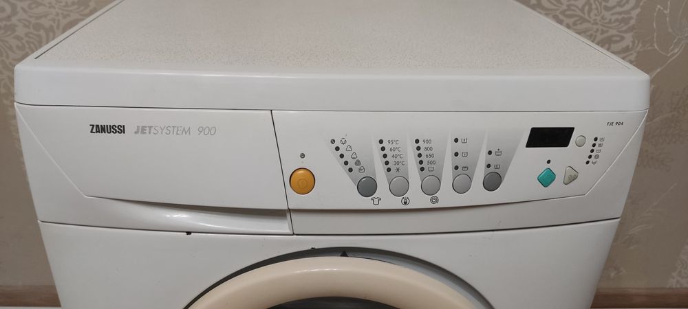Стиральная машина Zanussi FJE 904