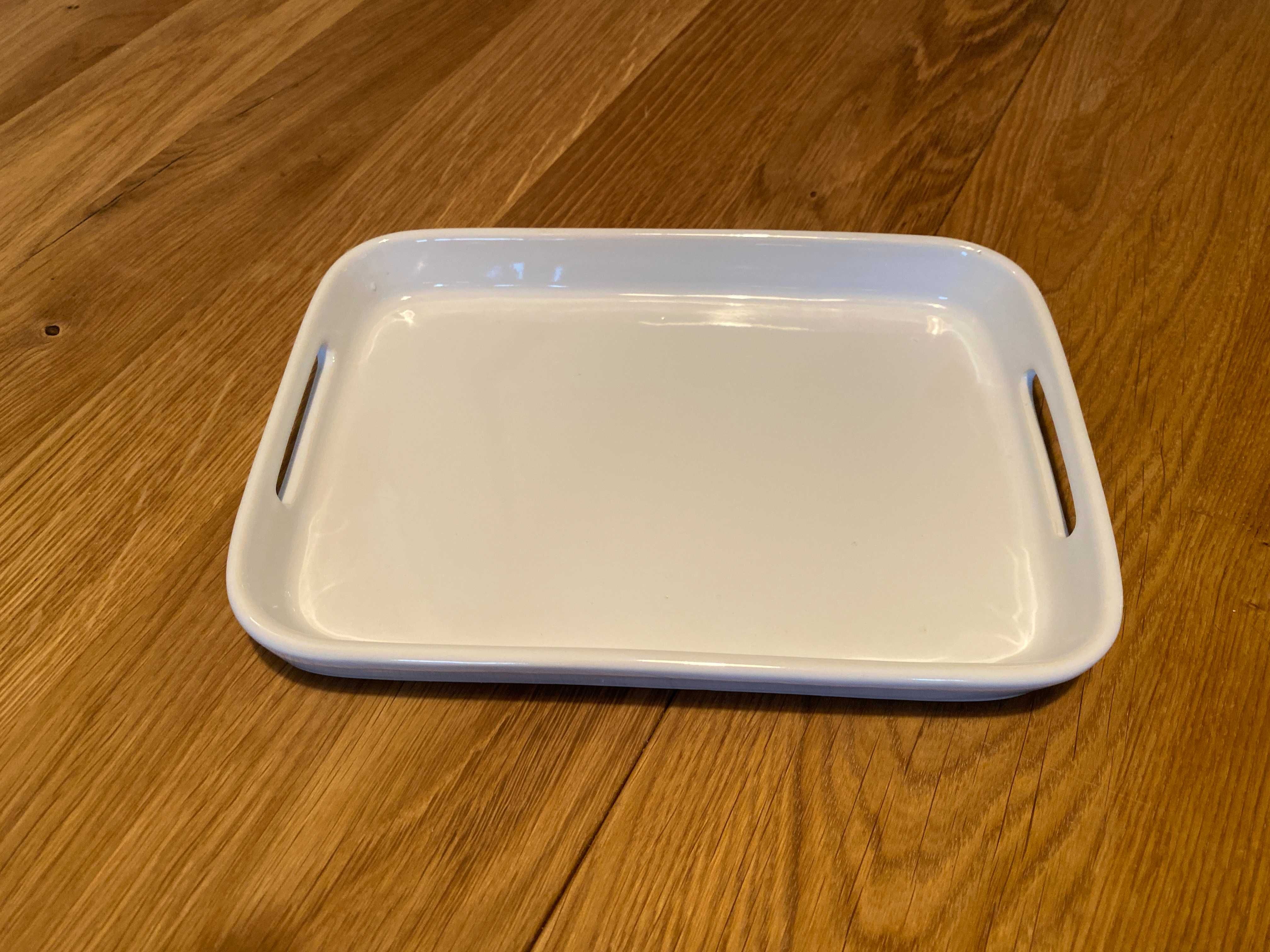Mała, biała taca ceramiczna