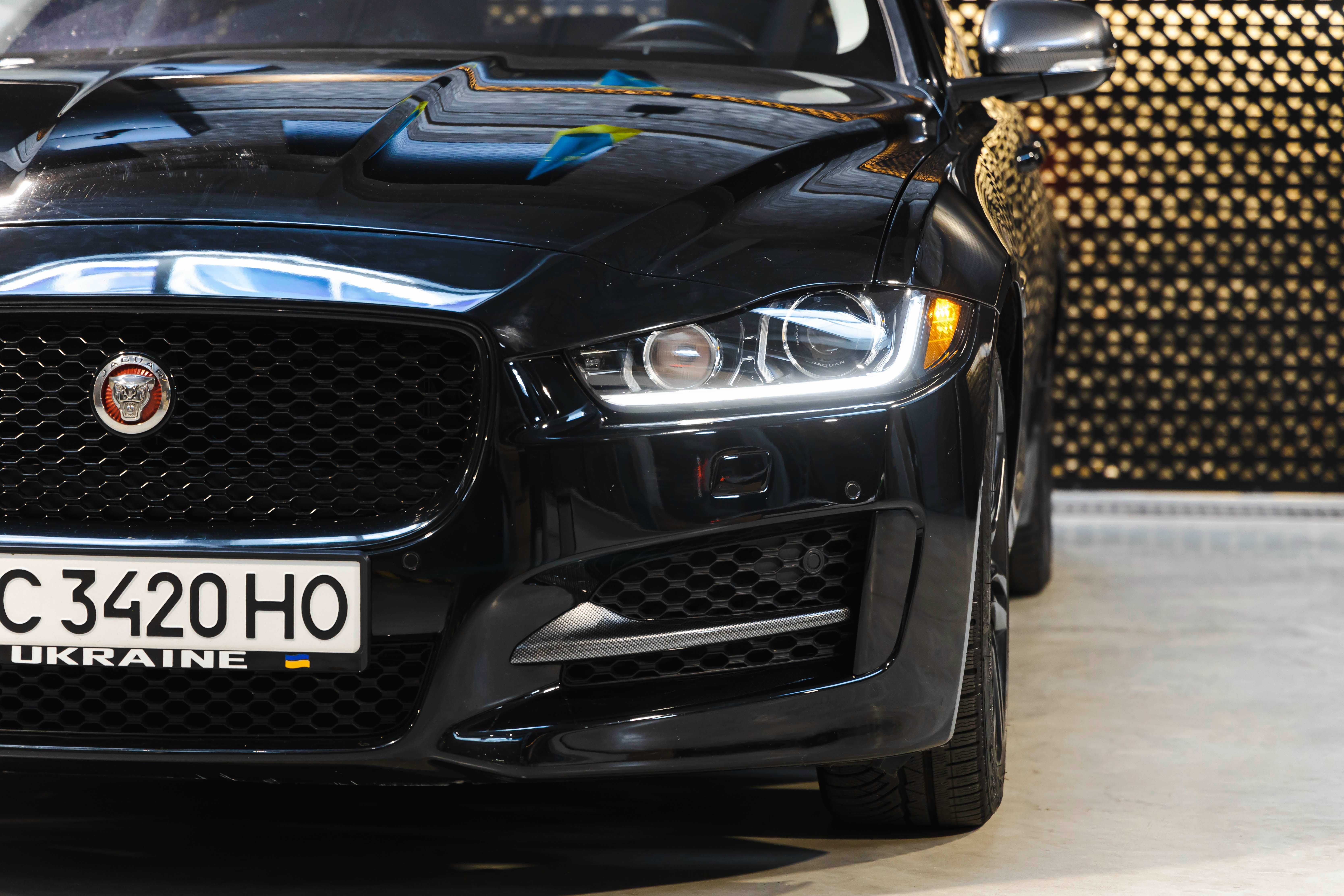 Jaguar XE R-Sport Black Edition 2018