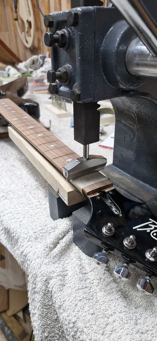 Lutnik, serwis gitarowy, usługi