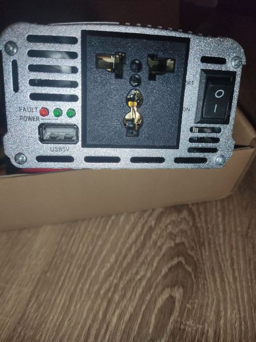 Інвертор (Перетворювач) із 12V в 220V 1000w