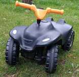 jeździk quad, auto do odpychania, ciagnięcia przez rodzca, volskwagen
