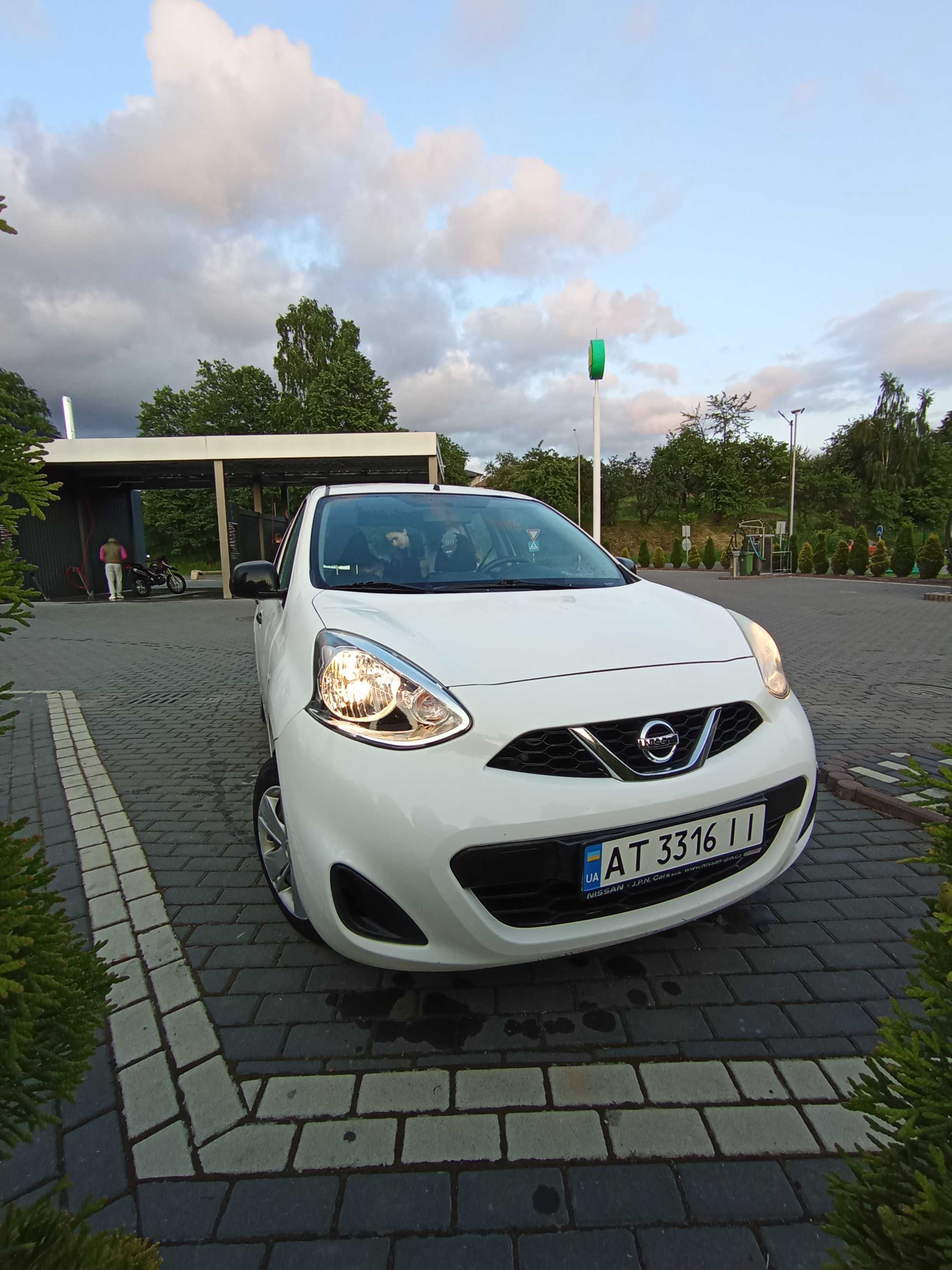 Свіжо-пригнаний автомобіль Nissan Micra