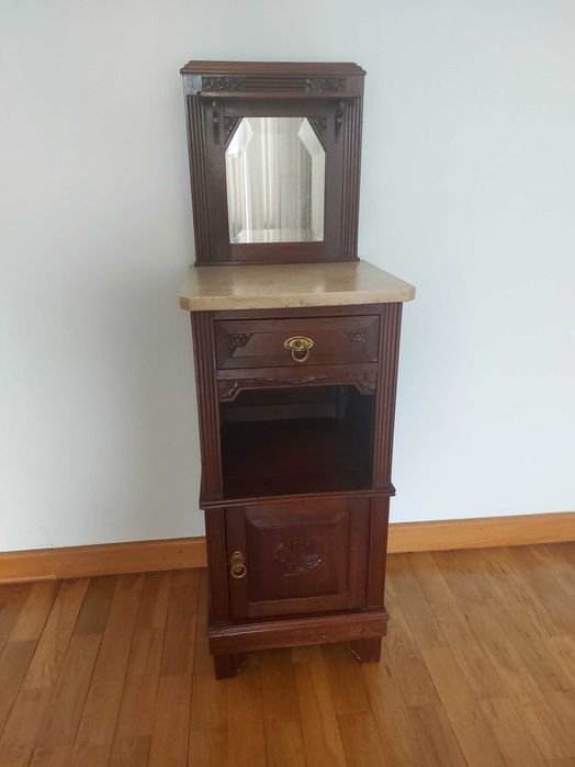 moveis antigos em bom estado