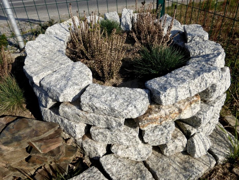 Palisada granitowa Kostka Grys granitowy Obrzeże Gabion Granit Murowy