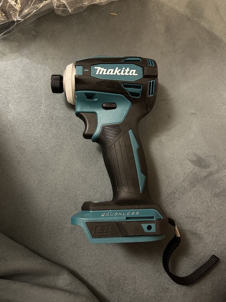 APARAFUSADORA DE IMPACTO 18V BL MAKITA DTD172