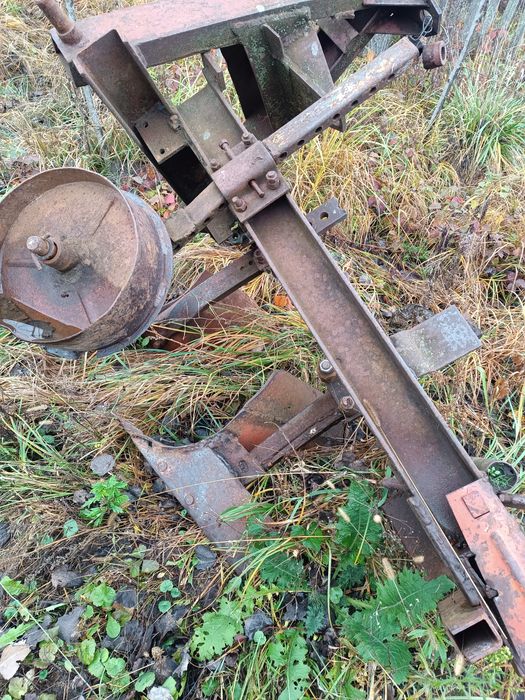 Плуг 2-корпусний до трактора