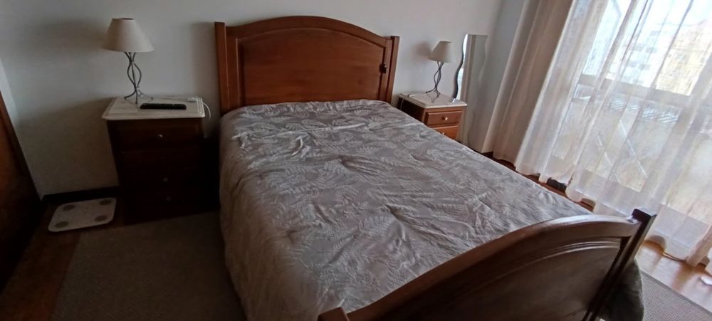 Mobília de quarto de casal em cerejeira impecável
