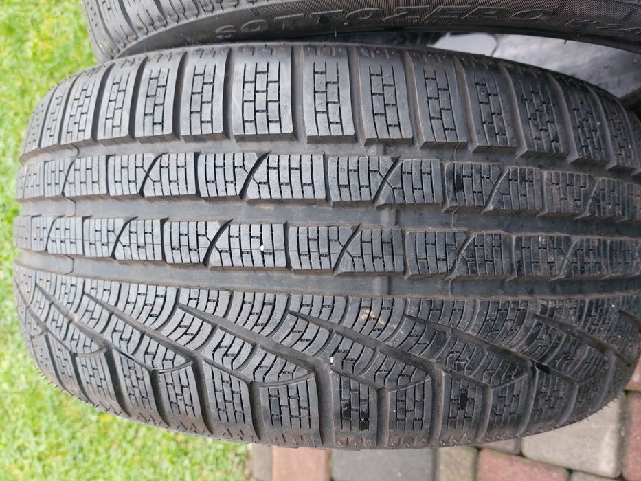 Pirelli 235.40.R18  зима 24р. 7мм