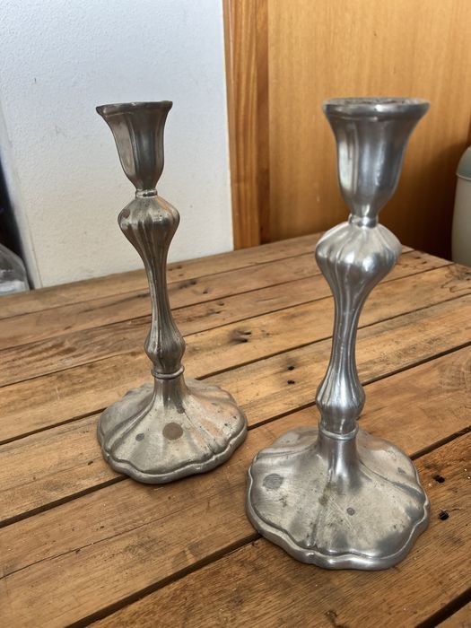 2 conjuntos de Castiçais