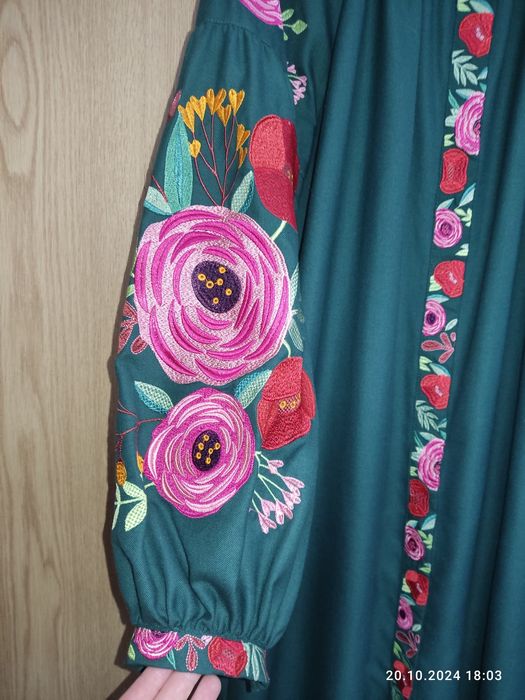 Жіноча вишиванка