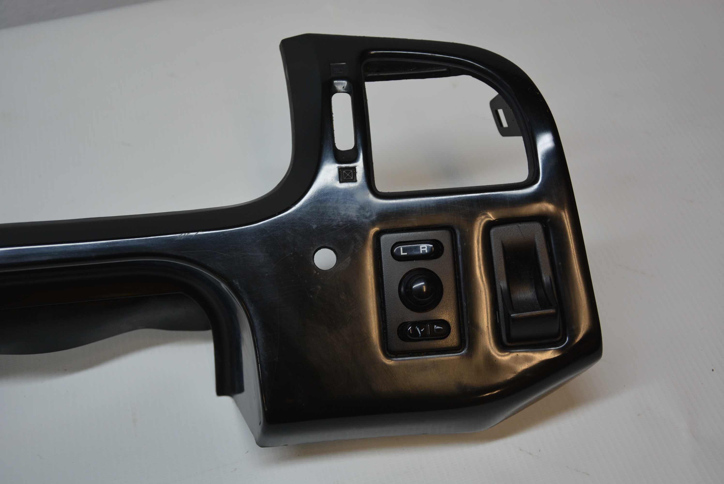 Nissan Skyline R33 panel kokpit deska konsola