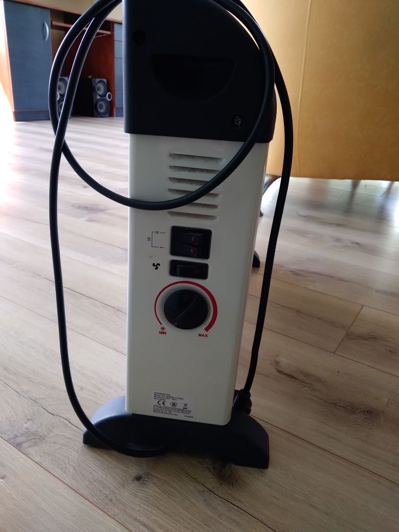 Grzejnik konwektorowy 2000W