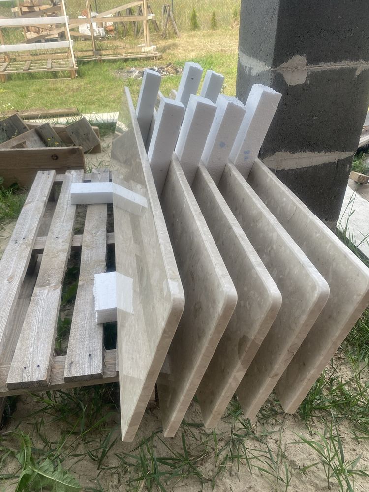 Parapety nowe konglomerat