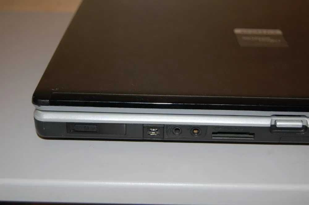 Laptop Fujitsu Siemens e8110 Core 2 DUO 2x1,66/2/160 SPRAWNY