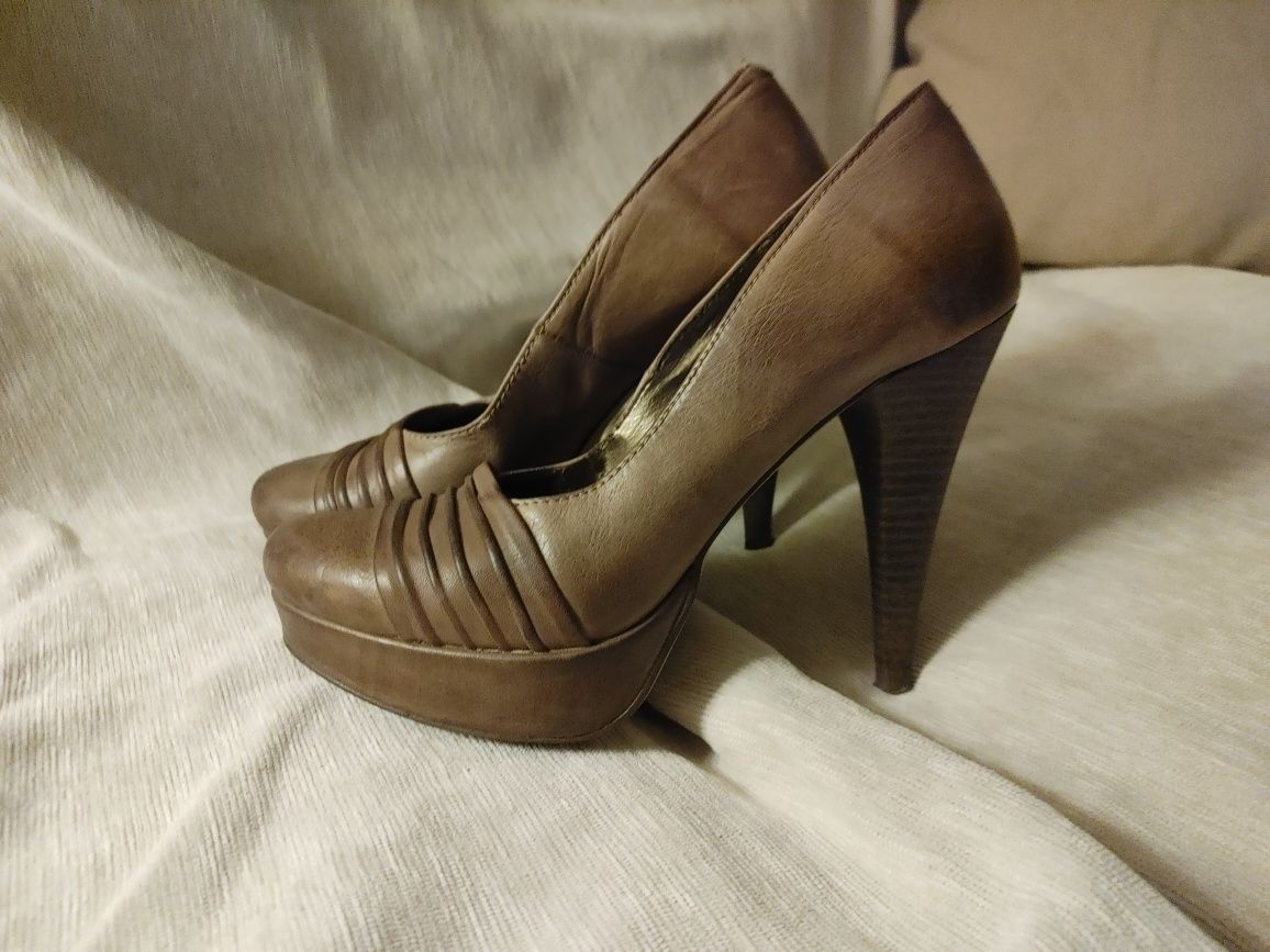 Sapatos de salto Seaside