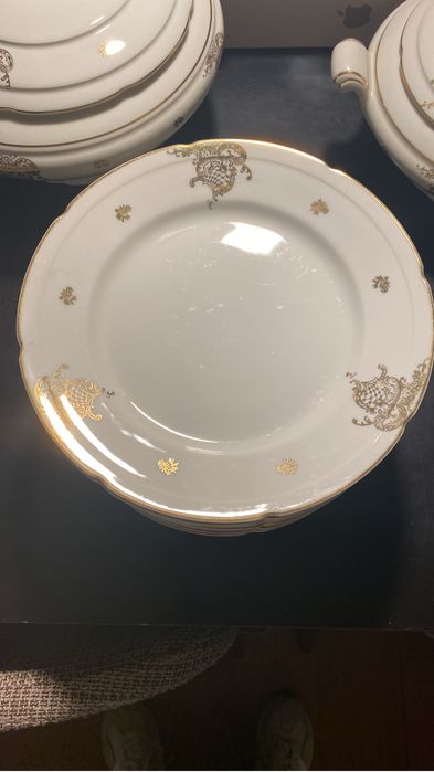 Servico de jantar pintado a ouro “Candal”