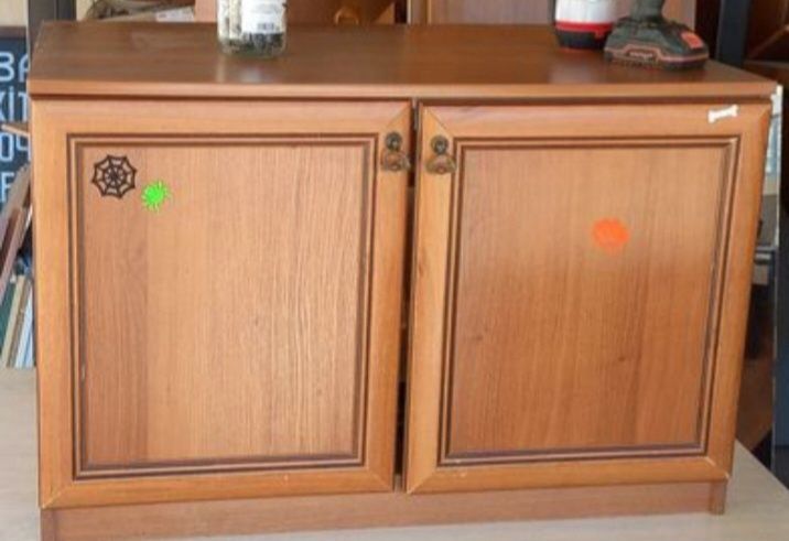 Стіл журнальний, стіл цікавий, тумба, комод, тумба, стіоець