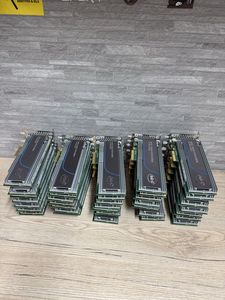 SSD Nvme Oracle Intel DC P3600 1.6Tb підходить також для ПК