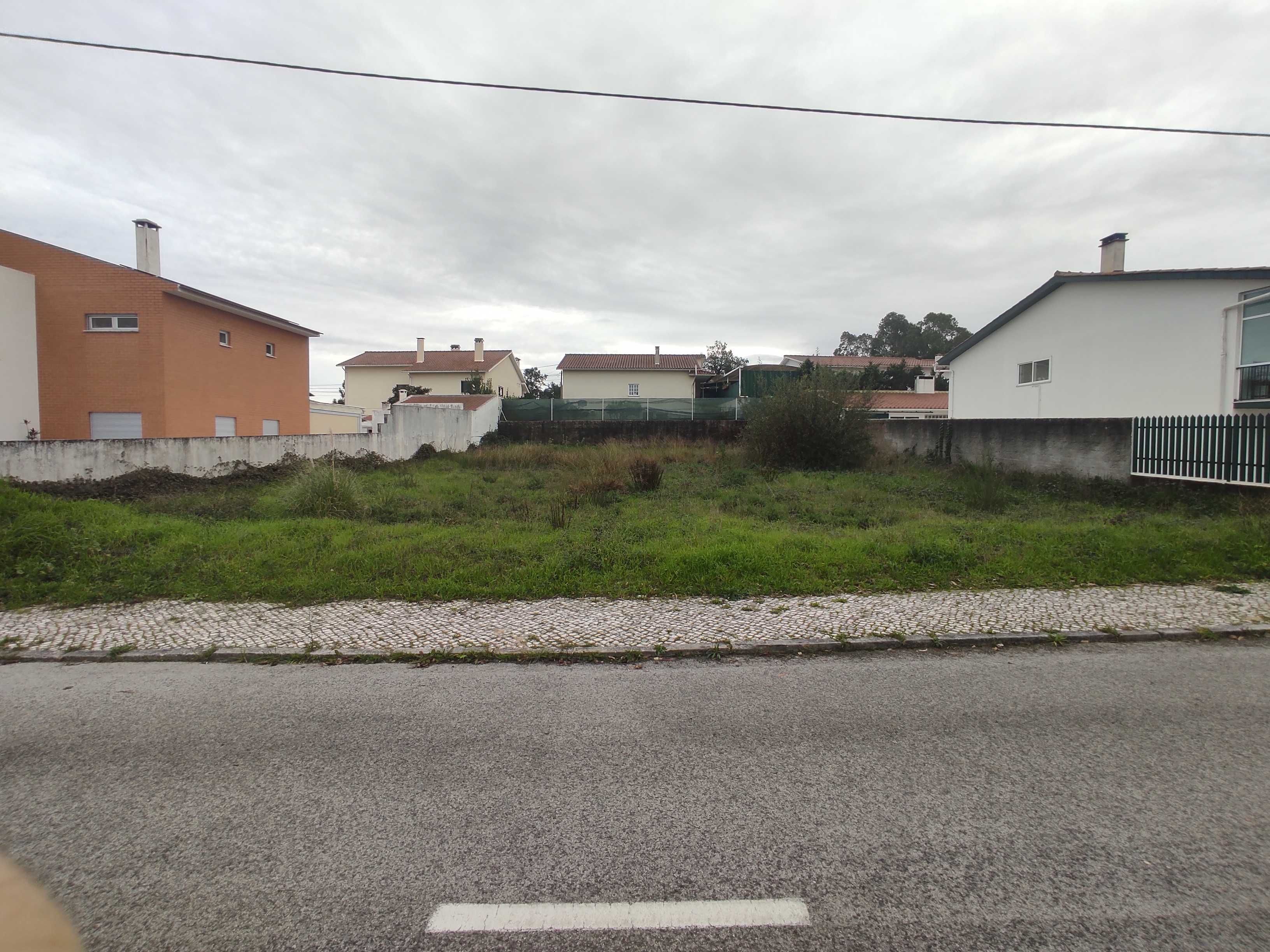 Terreno Urbano 657m2 nas Trutas - Marinha Grande