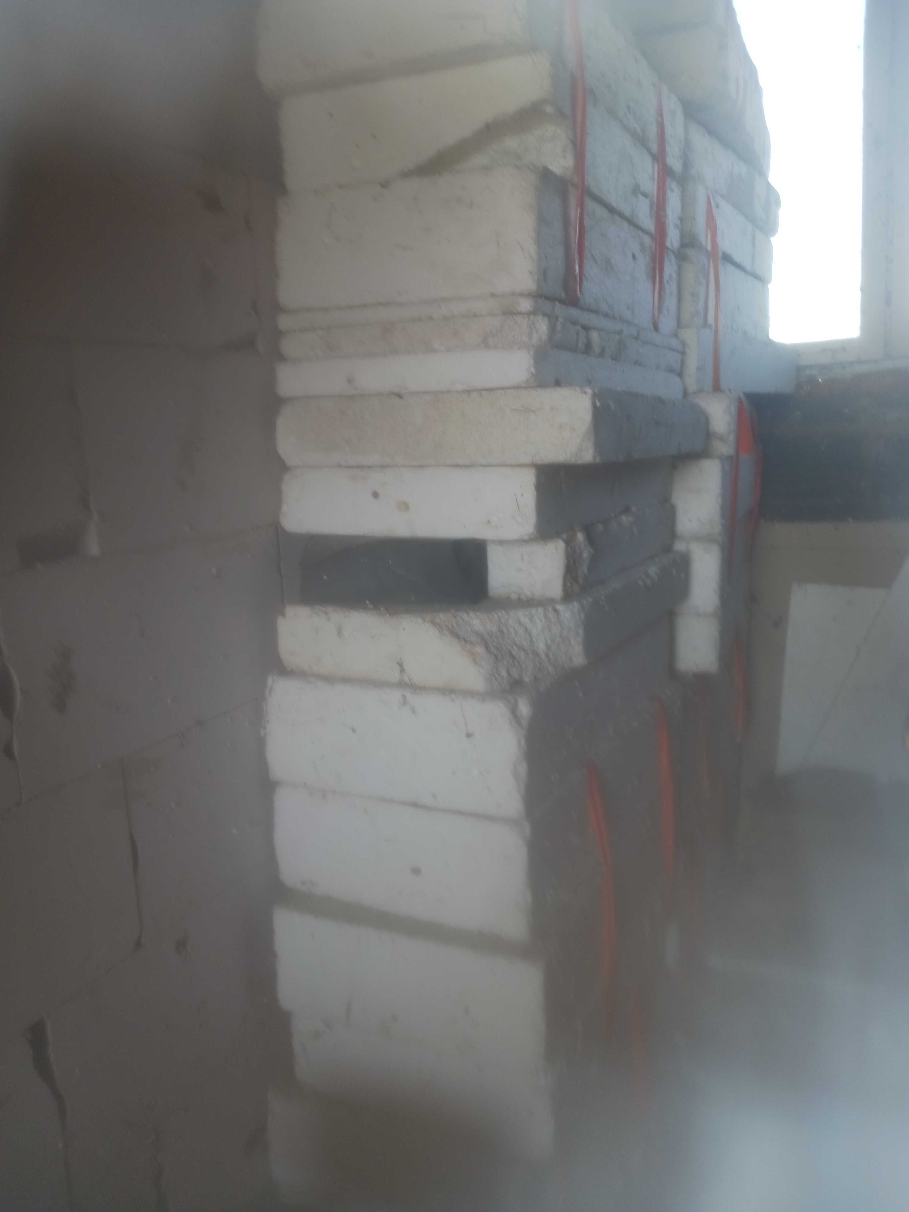Sryropian pozostałosci po budowie