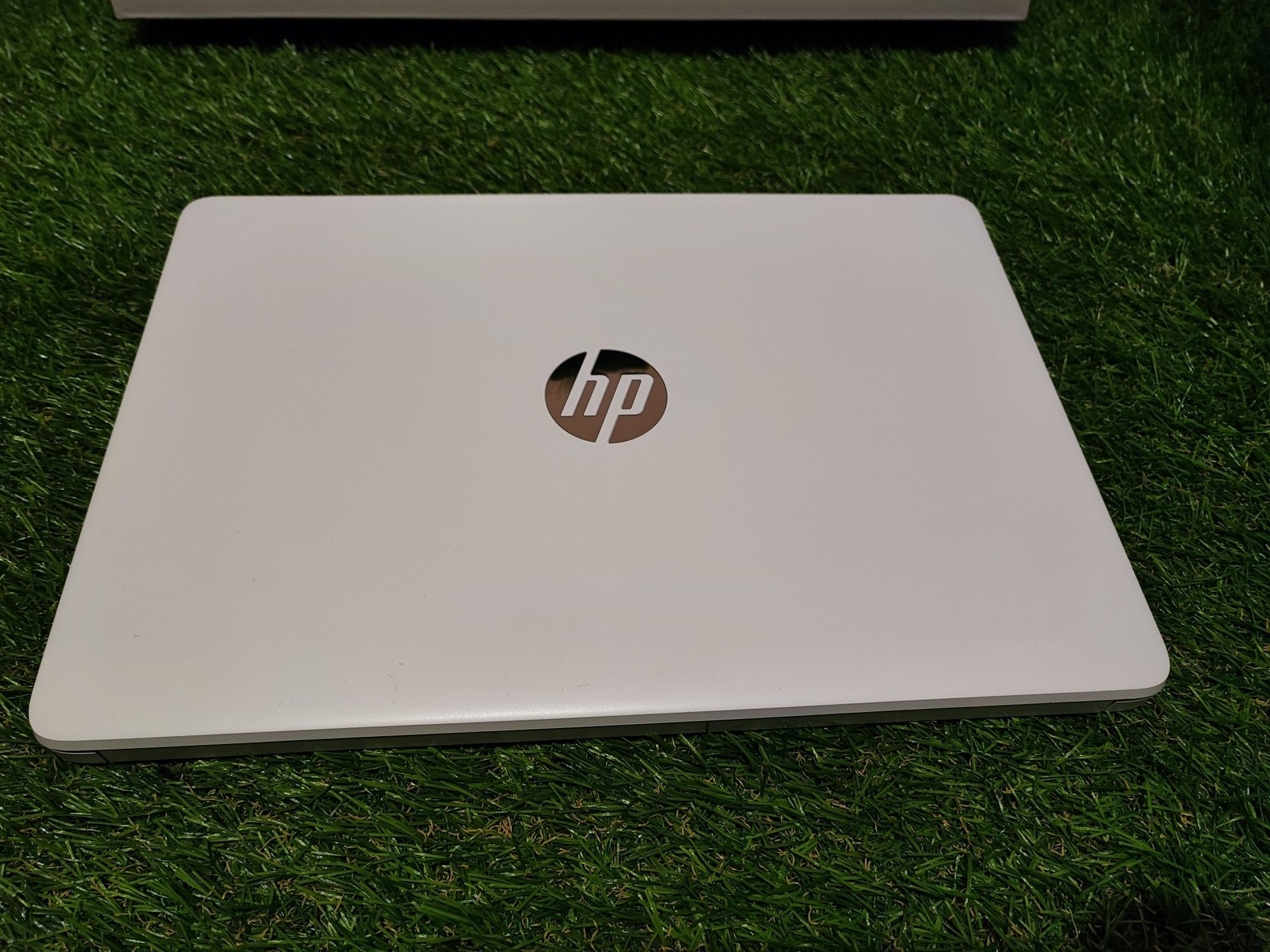 HP ноутбук ультрабук 14-DQ0052