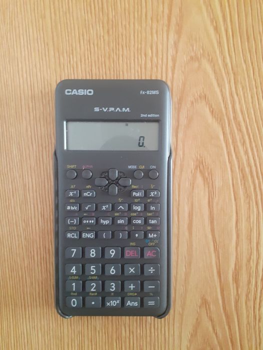 “Calculadora  Casio FX-82MS 2nd Edition – como nova”