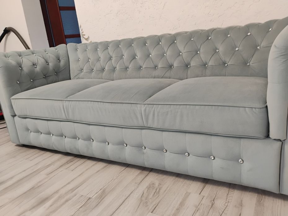 Kanapa ChesterField błękitna z cyrkoniam z funkcją spania i