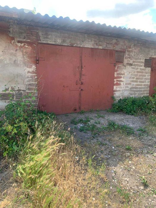 Продам гараж р-н автошколи