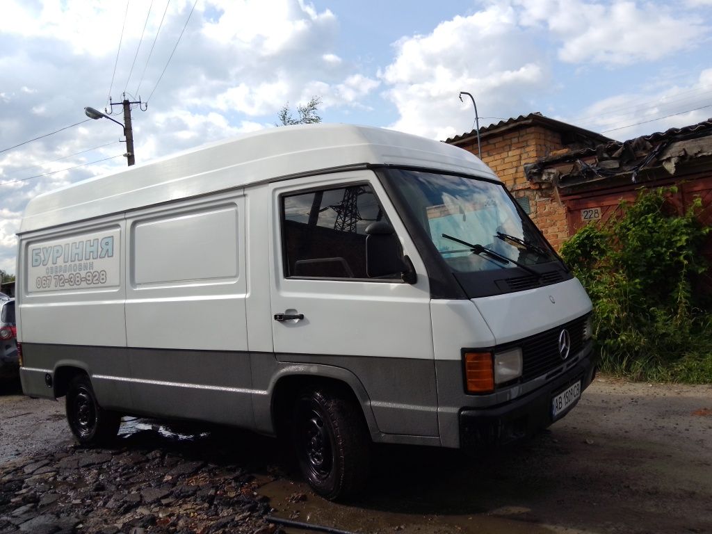 Продам Mercedes MB 100