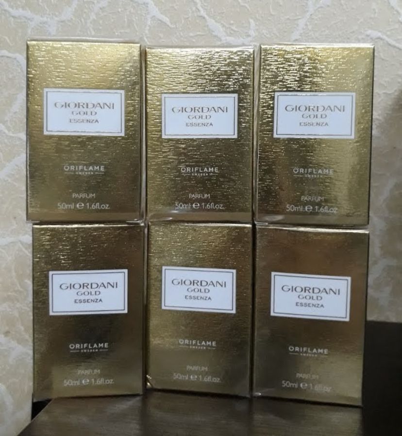 Раритет Коллекционерам в коллекцию Giordani gold Essenza Oriflame.