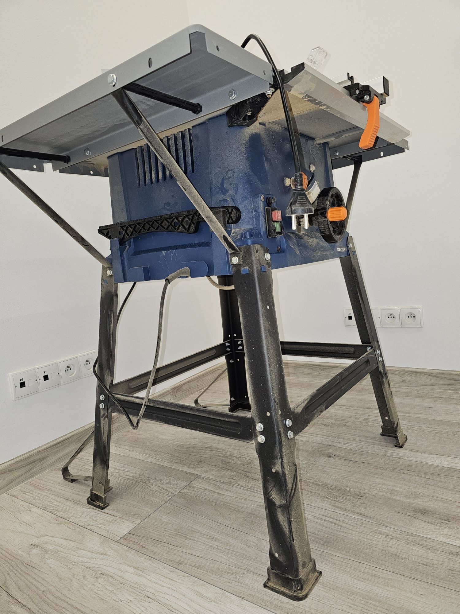 Pilarka DEXTER 250 mm 2000W TS100S