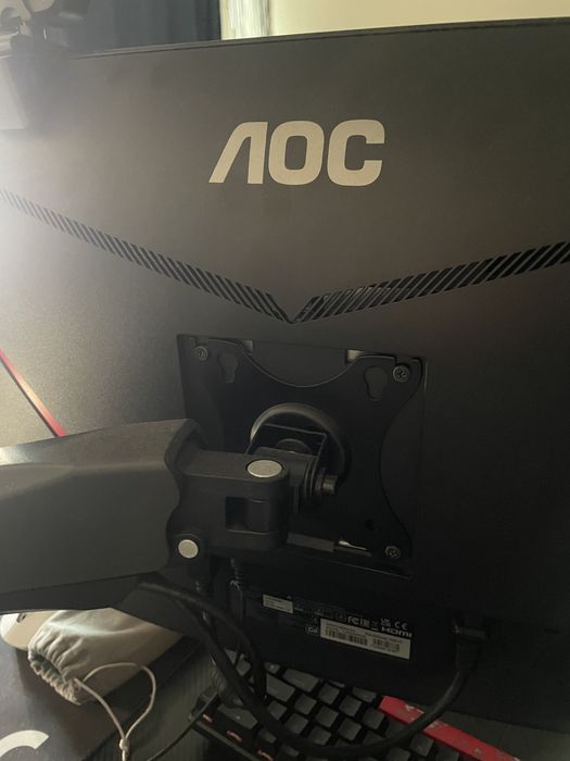 Monitor AOC curvo 27' 240hz