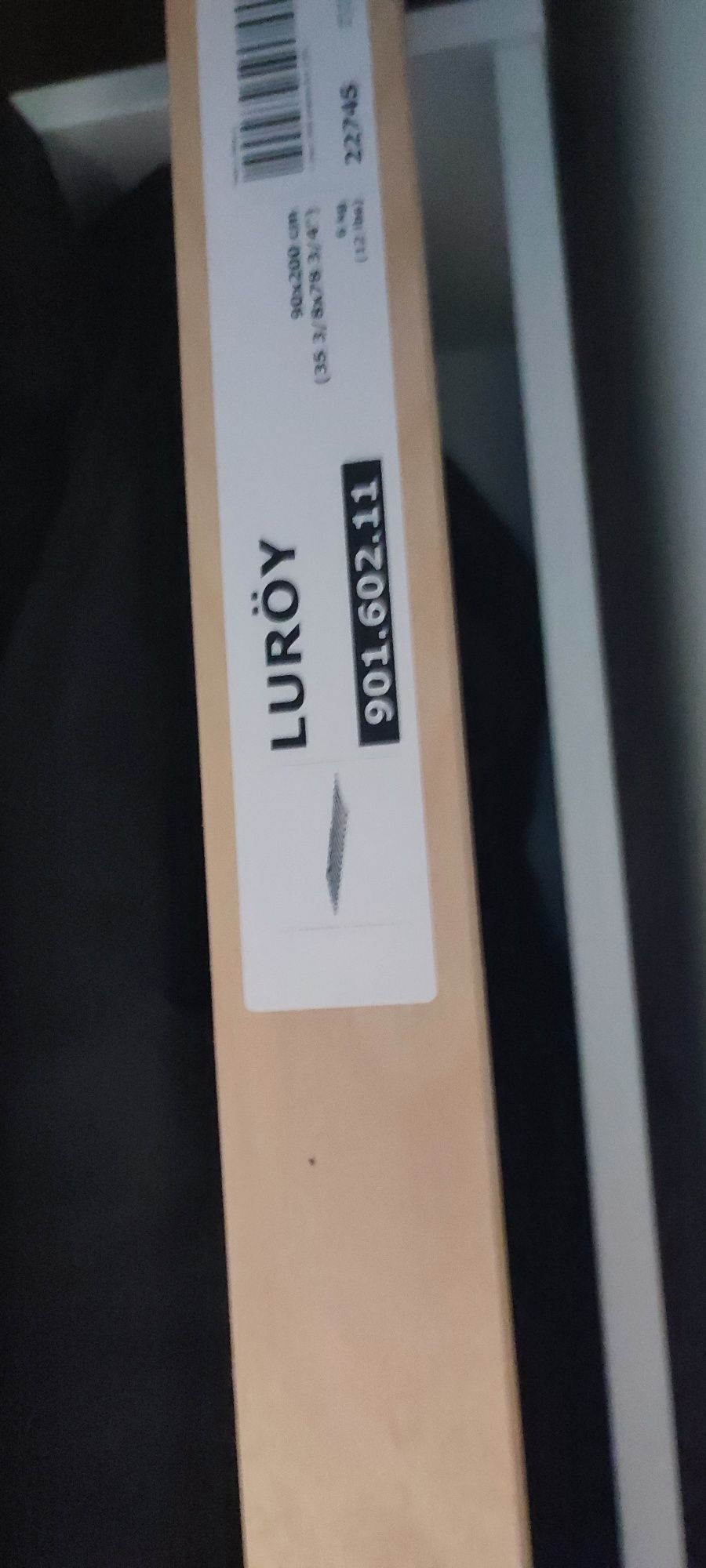 Cama IKEA Malm com colchão e estrado. Praticamente novo