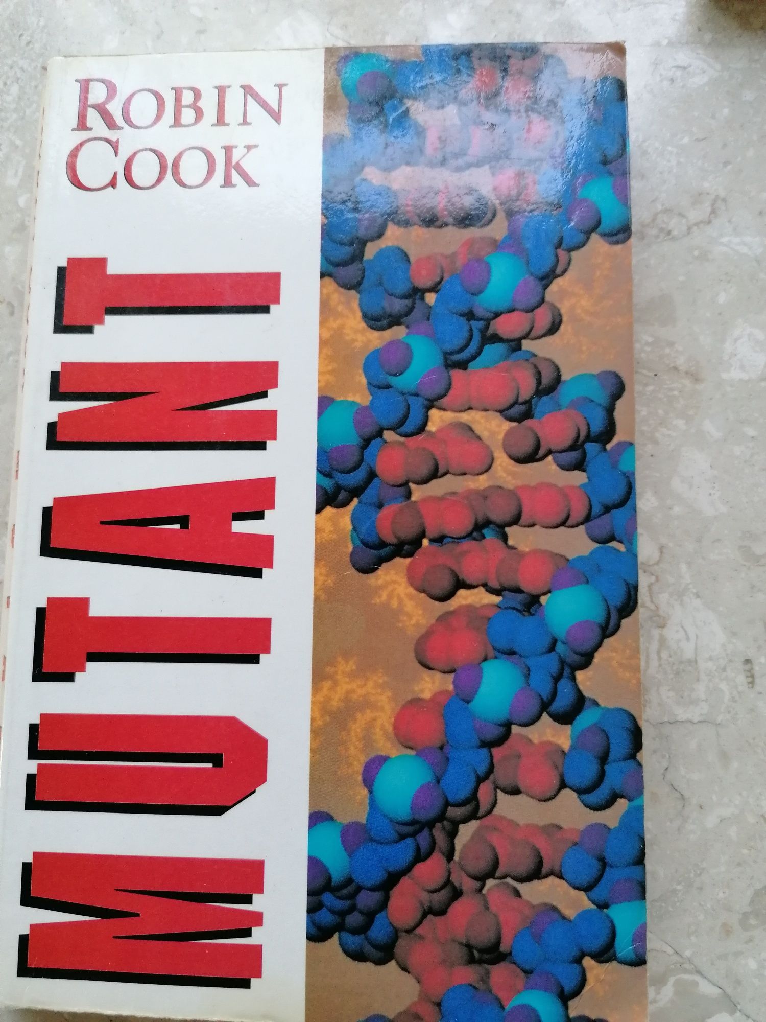 Książka, thriller Mutant