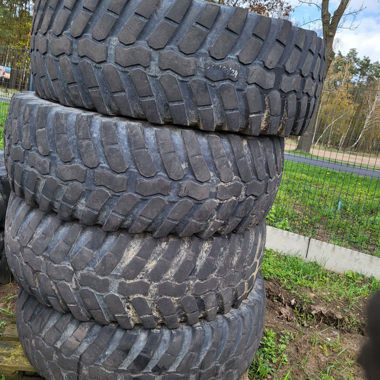 Opona 440/80R24 16.9R24 Alliance Multiuse 550