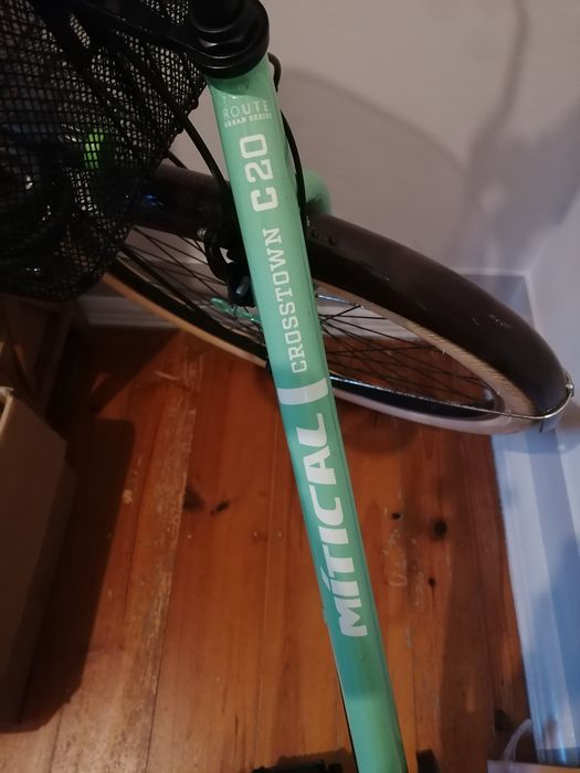 Bicicleta Urbana/ Pasteleira com Acessórios