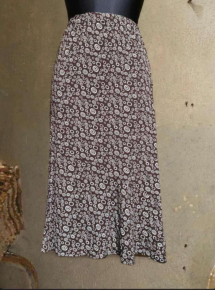 Spódnica długa, midi  na gumkę brązowa vintage we wzory vintage 44/XXL