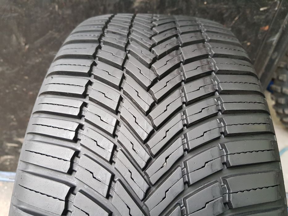 Bridgestone WeatherControl A005 225/45/17 Rok 2018 7mm. Opona pojedync