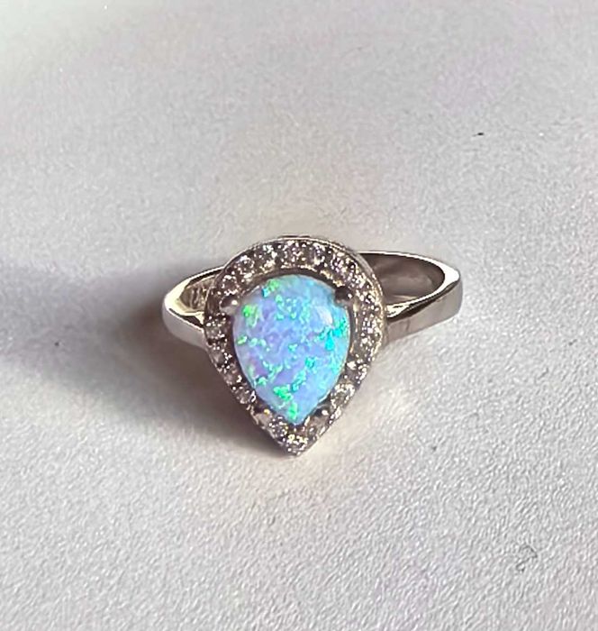 Srebrny pierścionek łezka z OPALEM AUSTRALIJSKIM i cyrkoniami rozm.14