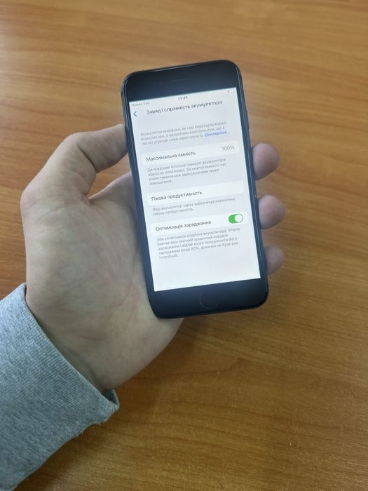 Продам iPhone 8 64gb Black